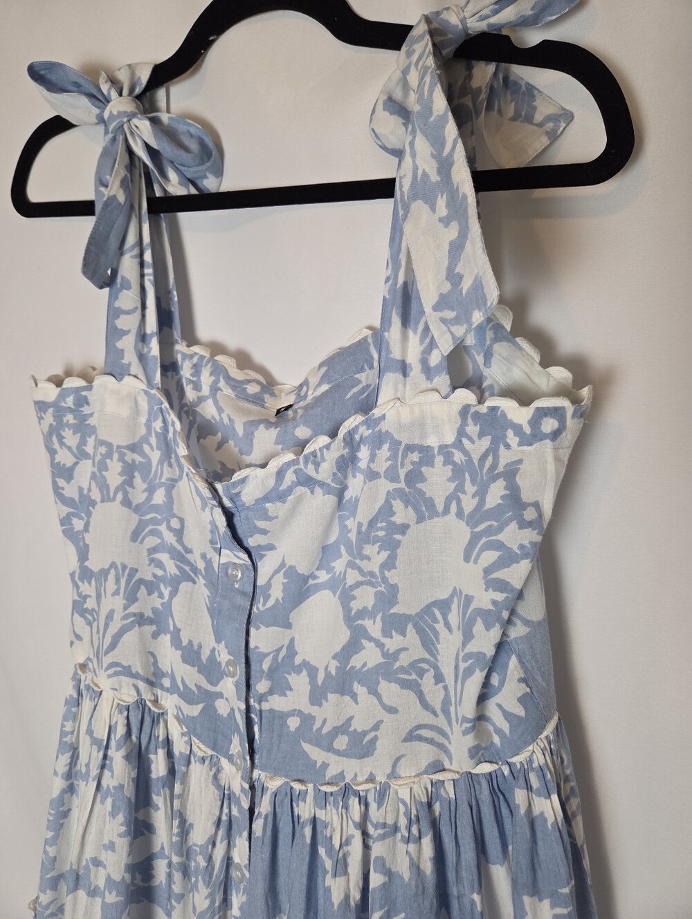 Blue And White Floral Tie Shoulder Cotton Dress - Picture 2 of 14